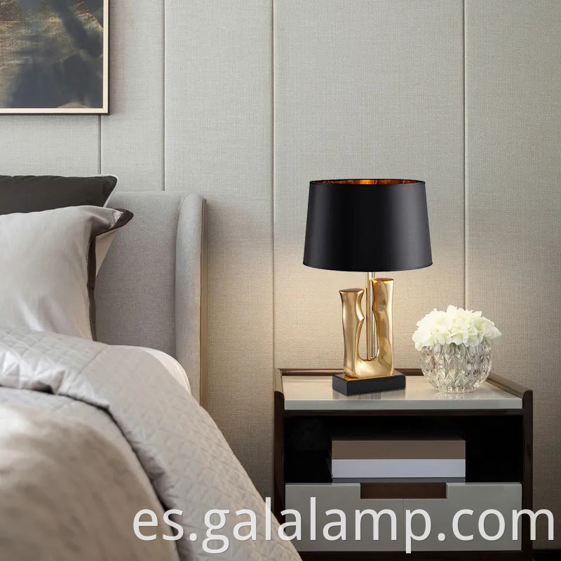 Lámpara de escritorio minimalista de lujo, accesorio de iluminación de resina de dormitorio de arte creativo